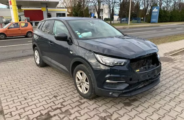 OPEL Grandland 