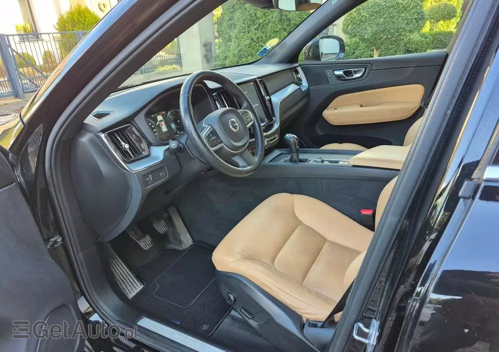 VOLVO XC 60 D4 Drive-E Momentum