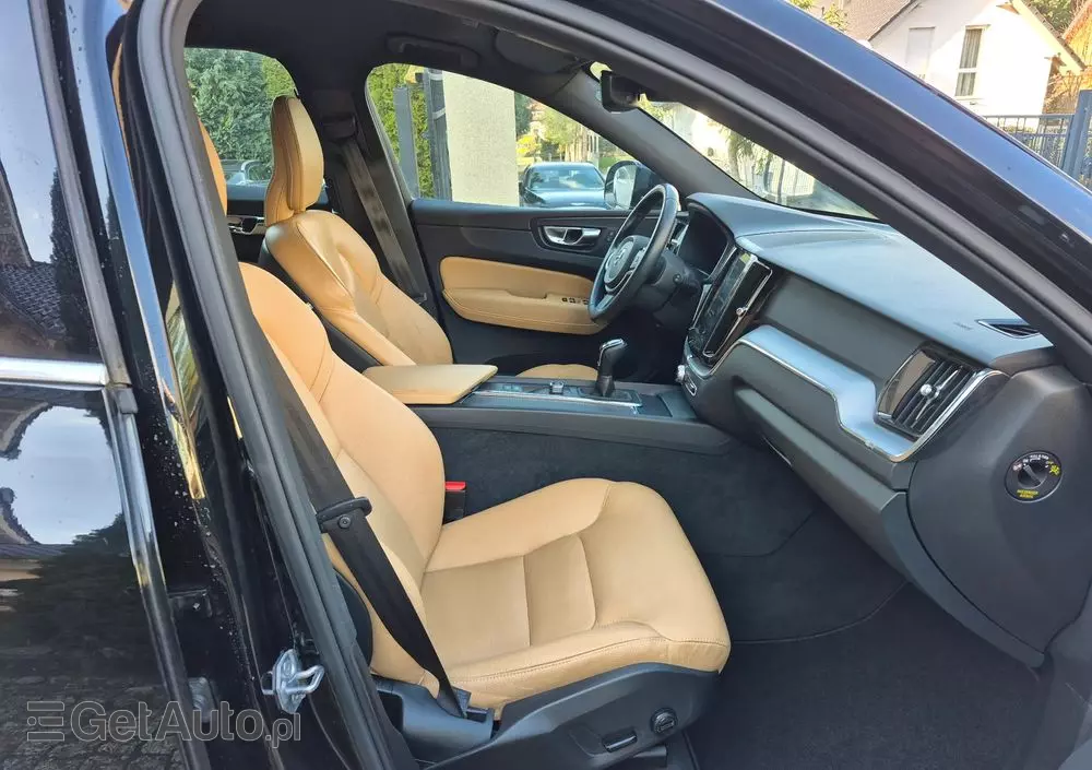 VOLVO XC 60 D4 Drive-E Momentum