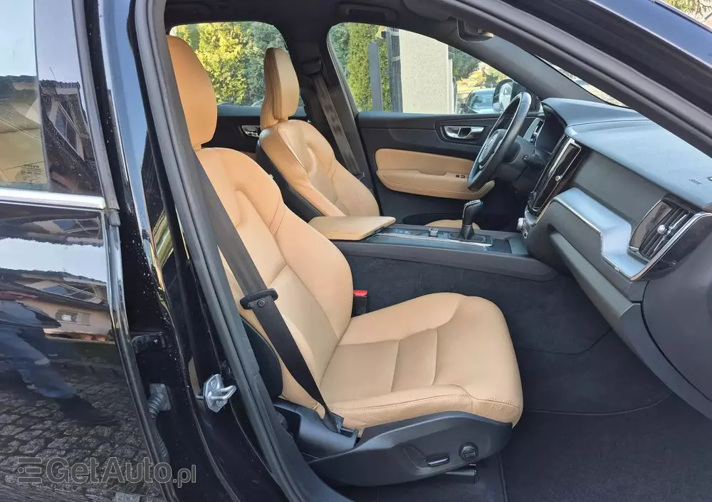 VOLVO XC 60 D4 Drive-E Momentum