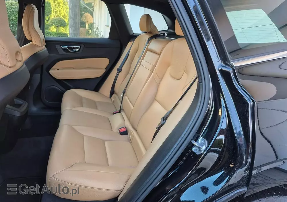 VOLVO XC 60 D4 Drive-E Momentum