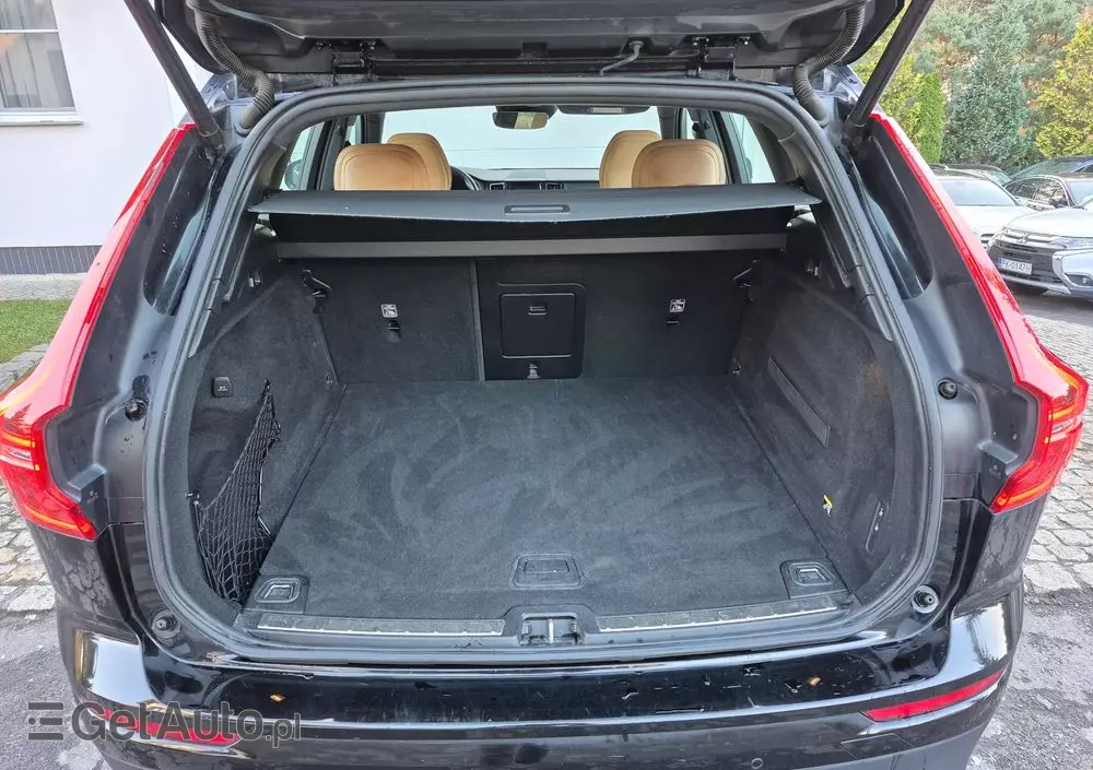 VOLVO XC 60 D4 Drive-E Momentum