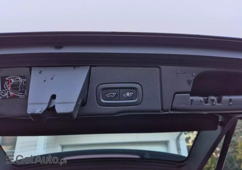 VOLVO XC 60 D4 Drive-E Momentum