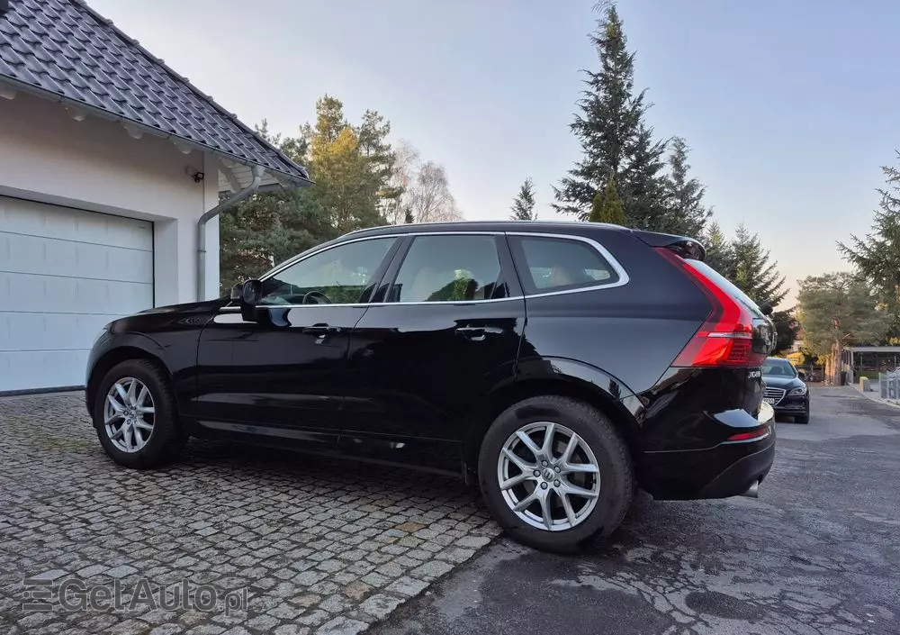 VOLVO XC 60 D4 Drive-E Momentum