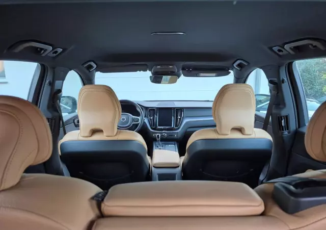 VOLVO XC 60 D4 Drive-E Momentum