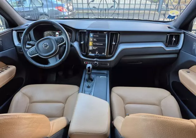 VOLVO XC 60 D4 Drive-E Momentum