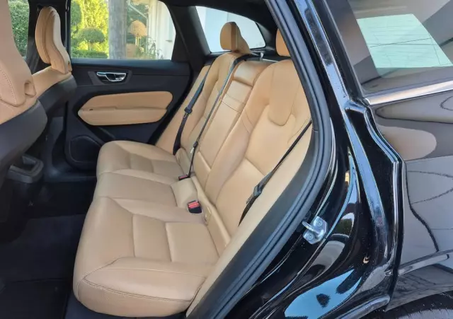 VOLVO XC 60 D4 Drive-E Momentum