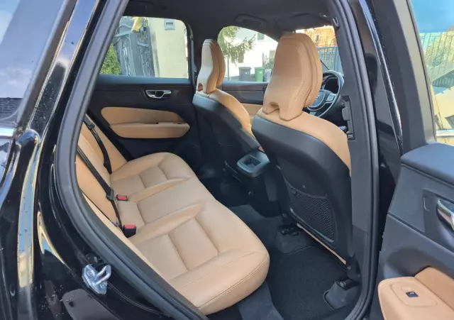 VOLVO XC 60 D4 Drive-E Momentum