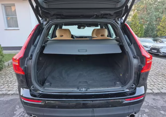 VOLVO XC 60 D4 Drive-E Momentum