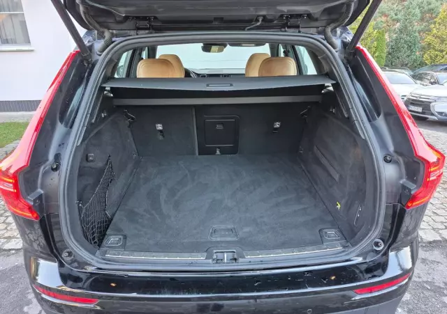 VOLVO XC 60 D4 Drive-E Momentum