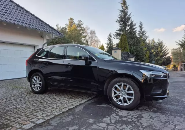 VOLVO XC 60 D4 Drive-E Momentum