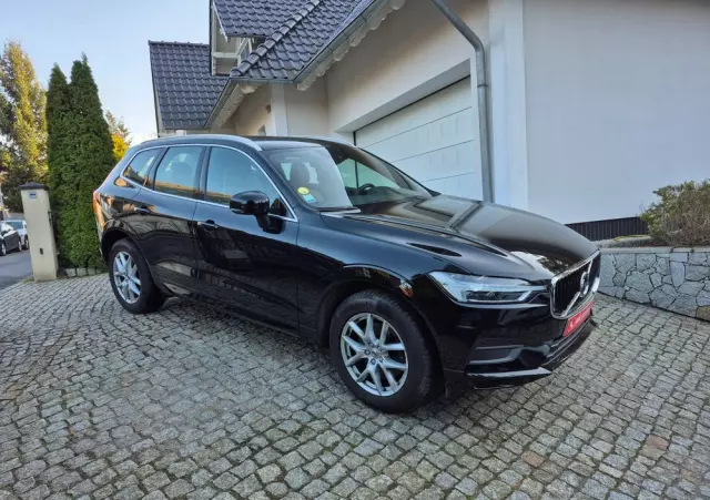 VOLVO XC 60 D4 Drive-E Momentum