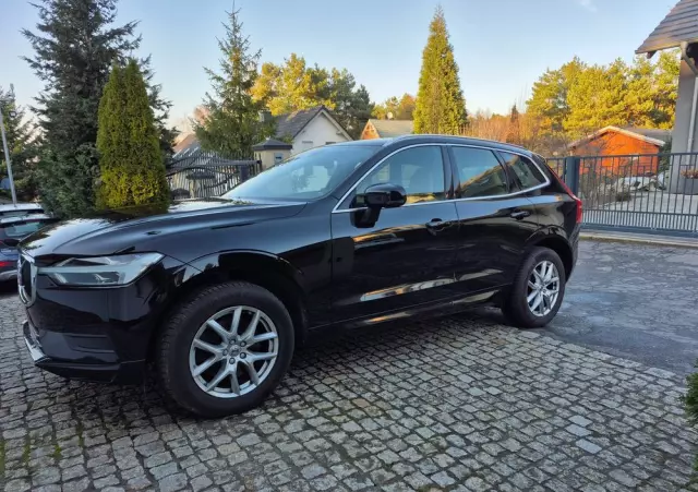 VOLVO XC 60 D4 Drive-E Momentum