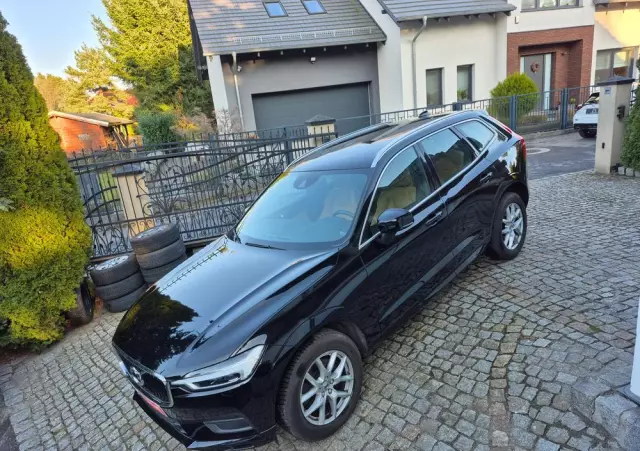 VOLVO XC 60 D4 Drive-E Momentum