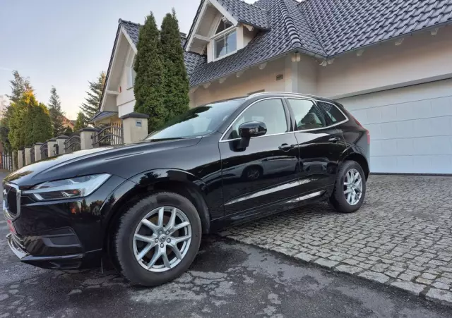 VOLVO XC 60 D4 Drive-E Momentum