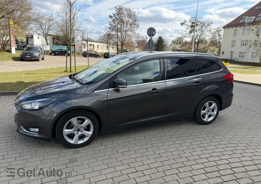 FORD Focus 1.0 EcoBoost Titanium