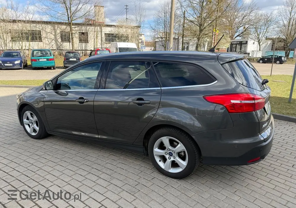 FORD Focus 1.0 EcoBoost Titanium