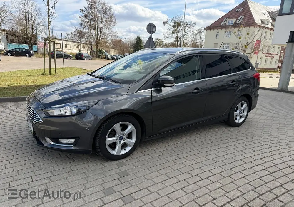 FORD Focus 1.0 EcoBoost Titanium
