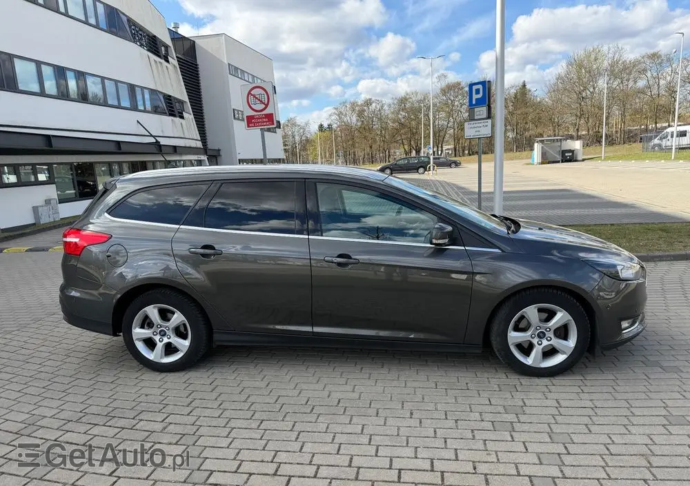 FORD Focus 1.0 EcoBoost Titanium