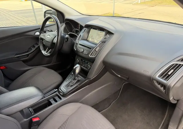 FORD Focus 1.0 EcoBoost Titanium