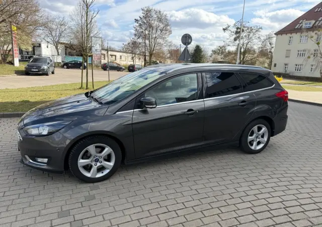 FORD Focus 1.0 EcoBoost Titanium