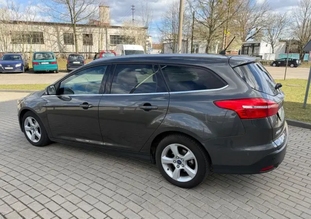 FORD Focus 1.0 EcoBoost Titanium