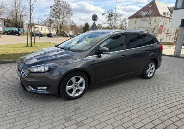 FORD Focus 1.0 EcoBoost Titanium