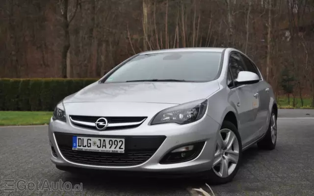 OPEL Astra 1.4 Turbo Cosmo