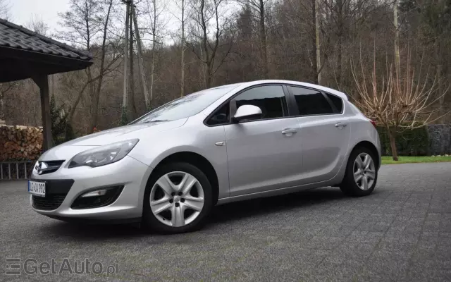 OPEL Astra 1.4 Turbo Cosmo