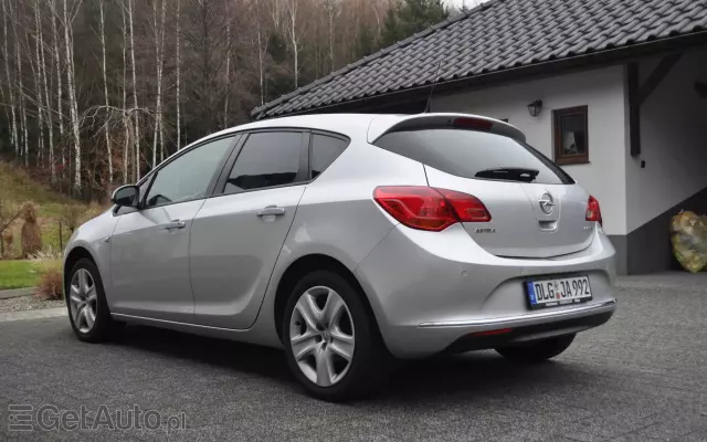 OPEL Astra 1.4 Turbo Cosmo