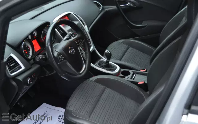 OPEL Astra 1.4 Turbo Cosmo