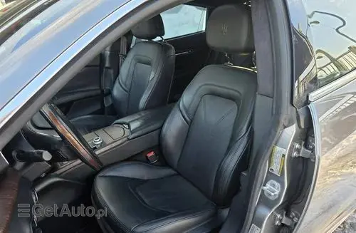 MASERATI Quattroporte 
