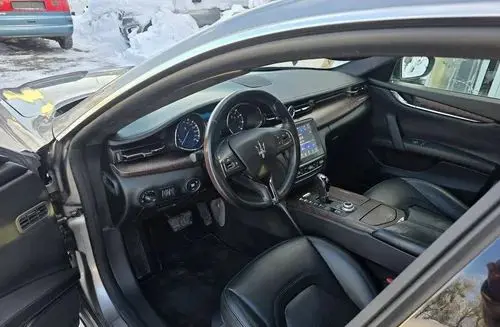 MASERATI Quattroporte 