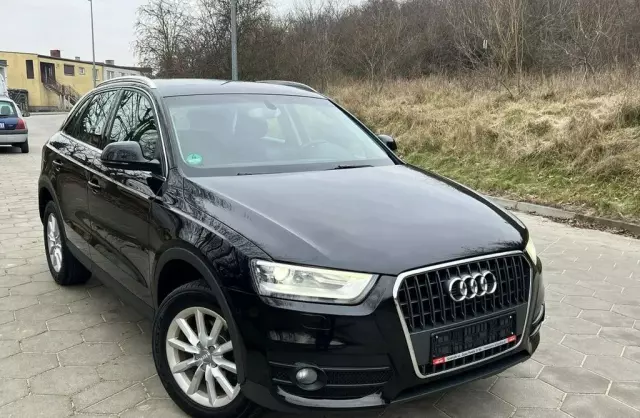 AUDI Q3 