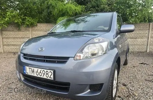 DAIHATSU Sirion 