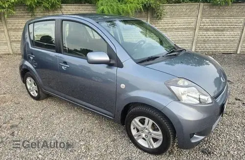 DAIHATSU Sirion 