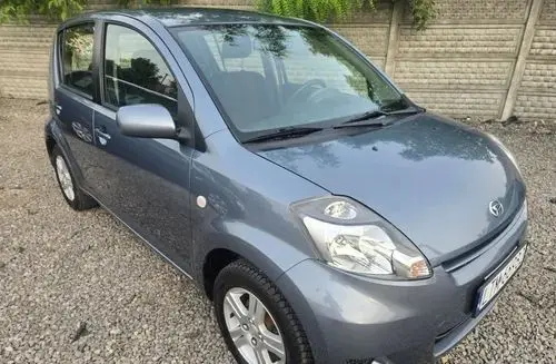 DAIHATSU Sirion 