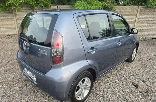 DAIHATSU Sirion 