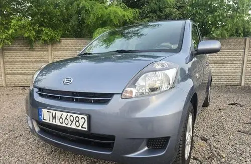 DAIHATSU Sirion 
