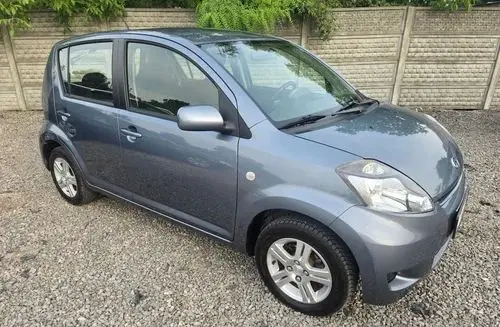 DAIHATSU Sirion 