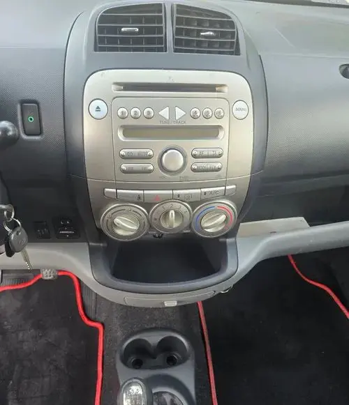 DAIHATSU Sirion 