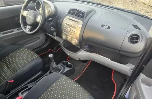 DAIHATSU Sirion 