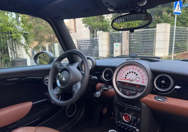 MINI Cooper 50 Mayfair