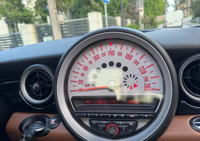 MINI Cooper 50 Mayfair