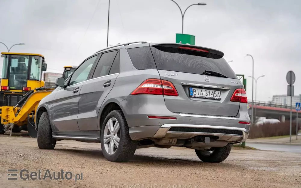 MERCEDES-BENZ ML 350 BlueTEC 4MATIC 7G-TRONIC