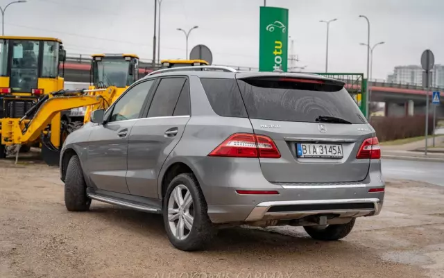 MERCEDES-BENZ ML 350 BlueTEC 4MATIC 7G-TRONIC