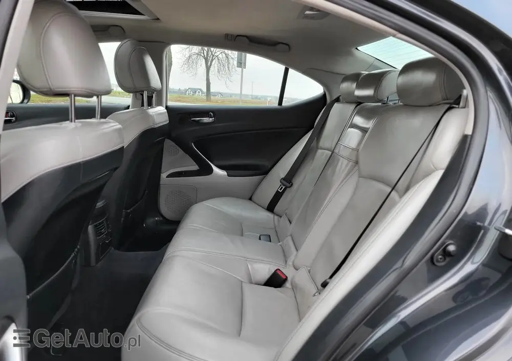 LEXUS IS 200d Luxury Line