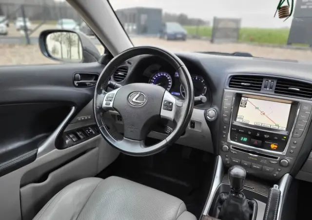 LEXUS IS 200d Luxury Line