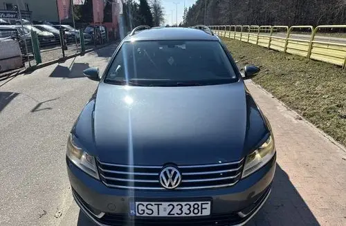 VOLKSWAGEN Passat 