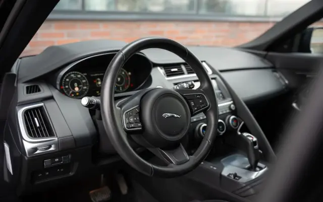 JAGUAR E-Pace D150 AWD HSE